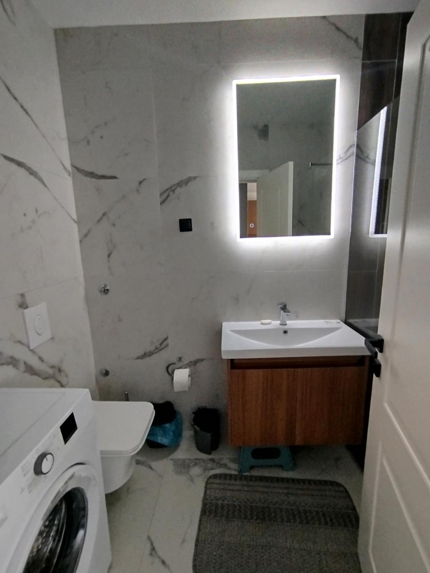 Apartment Elia - Great One Bedroom With Pool And Seaview Budva